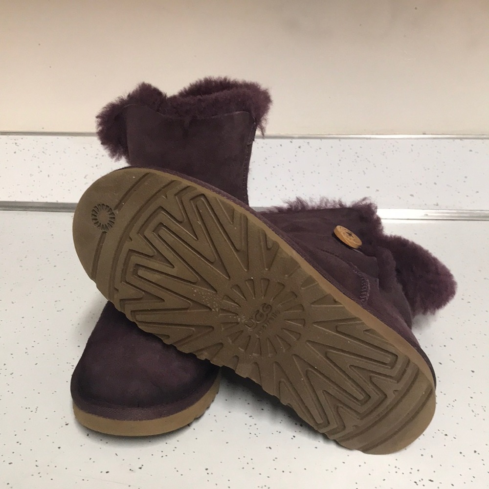 Ugg K Bailey Button - image 3